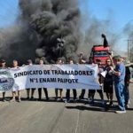 Trabajadores de estatales se manifiestan: Bloqueos por cierre de fundición Paipote y protesta por despidos en Enap